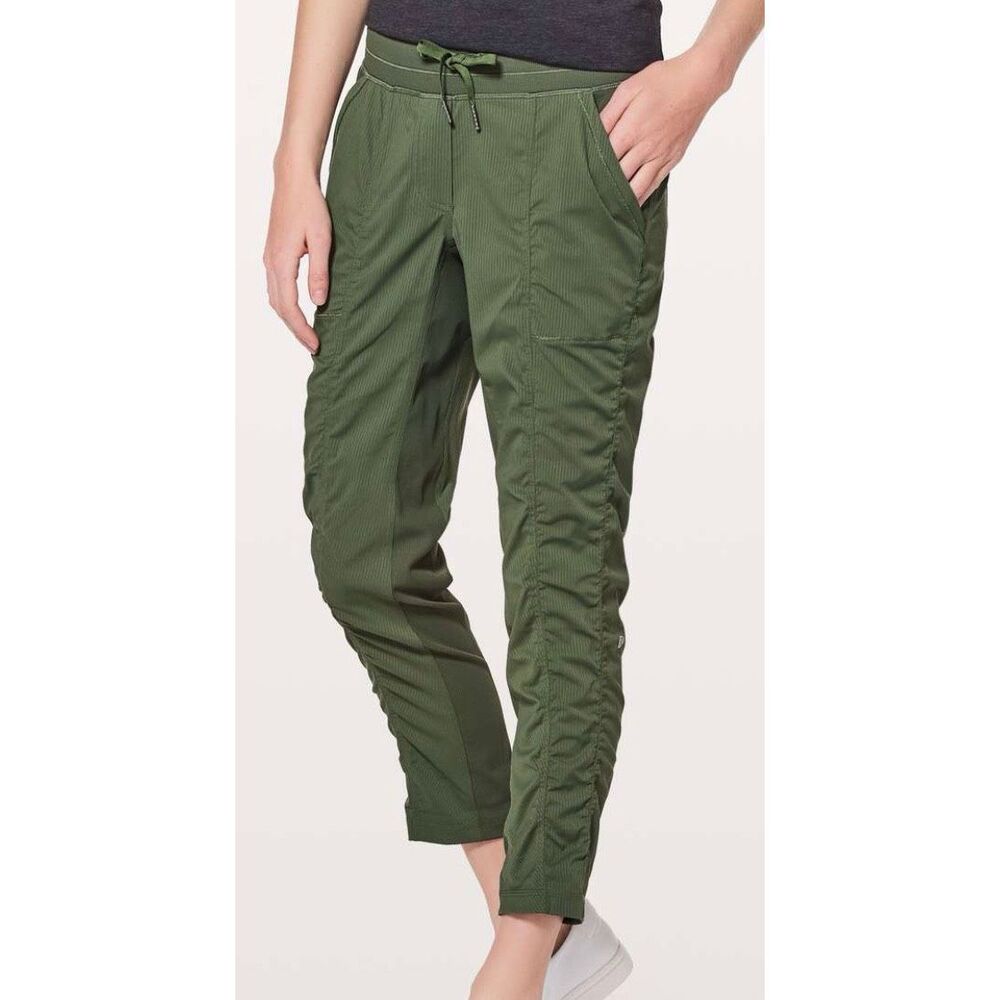 Lululemon Street To Studio green Ankle PANTS women’s sz 2